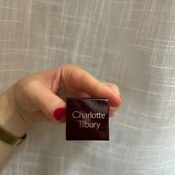 Charlotte Tilbury Airbrush Flawless Setting Spray 15ML - Picture 4 of 5